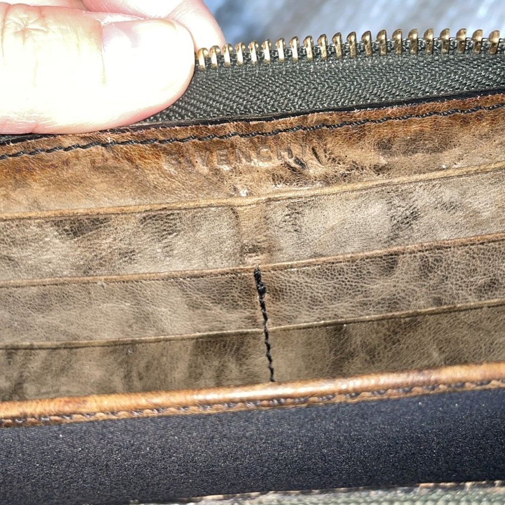 Givenchy Wallet - Picture 4 of 10